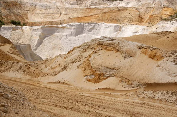 Yol drivig bir kum kazanan çukurda kapalı heyecan verici