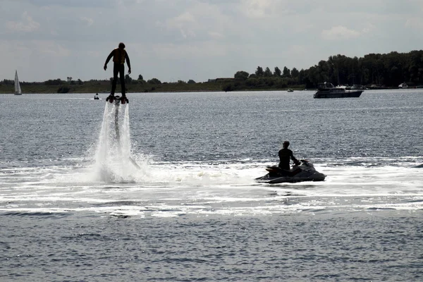 Veerse Meer üzerinde uçan Sular İdaresi
