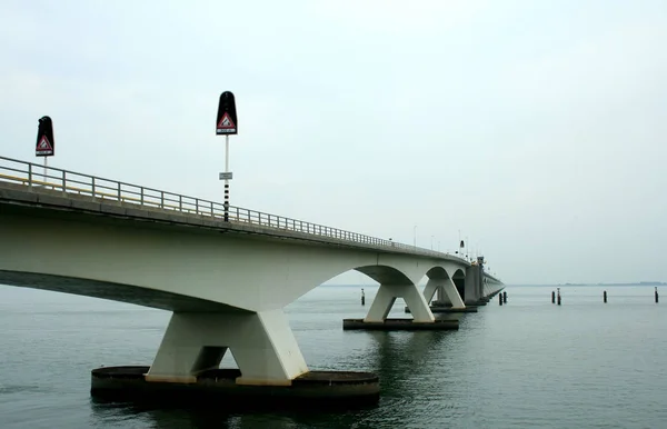 Zeeland köprü Hollanda — Stok fotoğraf