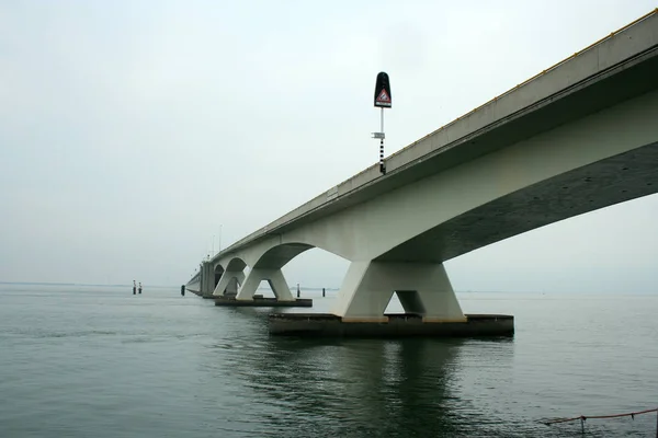 Zeeland мосту в Нідерландах — стокове фото