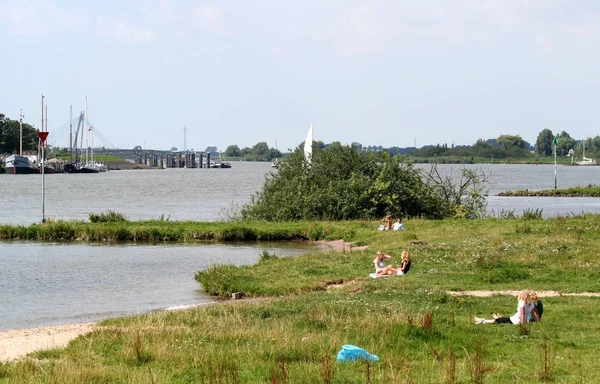 Nadando en el río IJssel — Foto de Stock