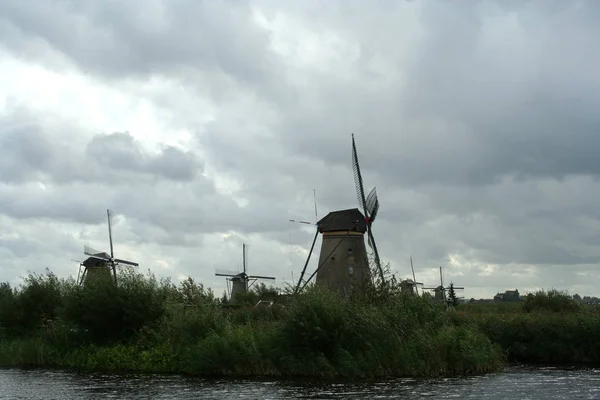 Wiatraki w Kinderdijk w Holandii — Zdjęcie stockowe