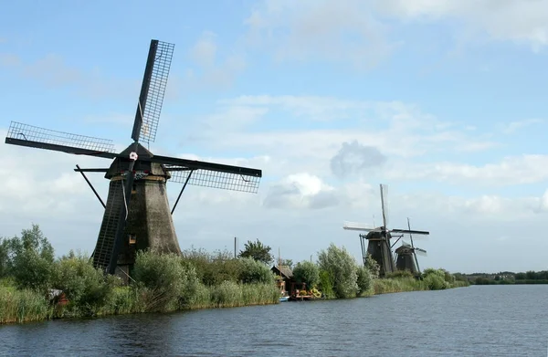 Ветряные мельницы Киндердейка в Голландии — стоковое фото