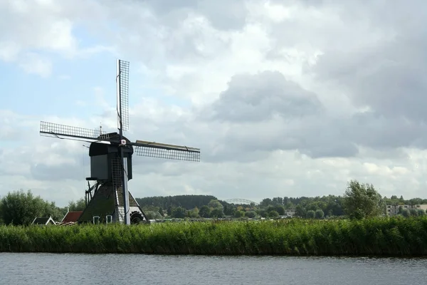 Moinhos de vento de Kinderdijk na Holanda — Fotografia de Stock