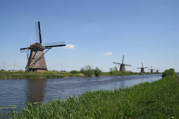 Molens van Kinderdijk in Holland — Stockfoto