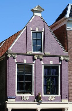 Leeuwarden bisiklet üzerinde bir köprü 