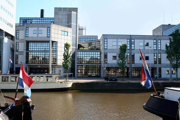 Leeuwarden,  Zuider Stadsgracht and Willemskade — Stock Photo, Image
