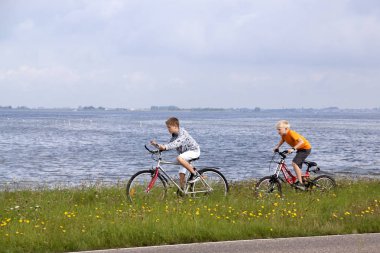 Bisikletçiler üzerinde Zeedijk