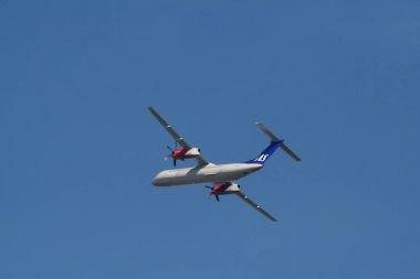 Uçak pist Schiphol çıkartıyor