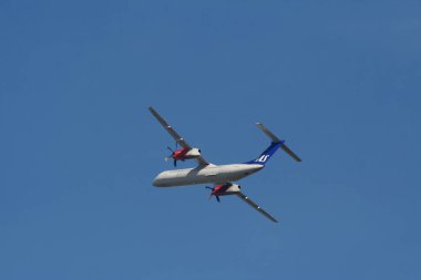 Uçak pist Schiphol çıkartıyor