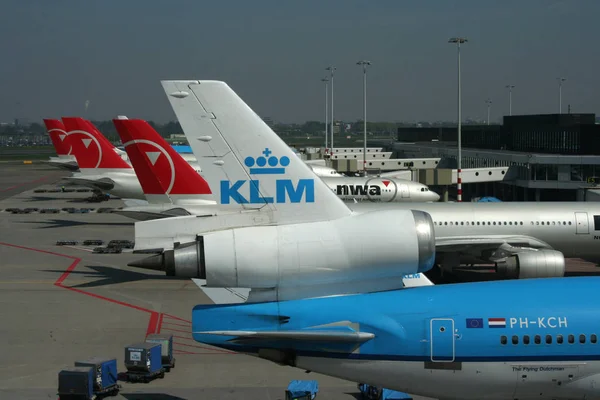 Traffic of planes in the area of Schiphol — Stock Photo, Image
