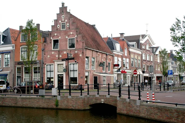 El westersingel es un canal importante en Sneek — Foto de Stock