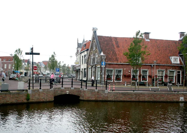 The westersingel is an important canal in Sneek — Stock Photo, Image