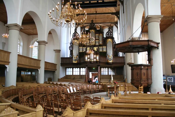 Interiör martini kyrkan i centrum av staden — Stockfoto