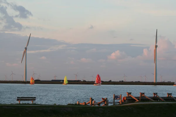 O Eemmeer é um lago situado no meio dos Países Baixos — Fotografia de Stock