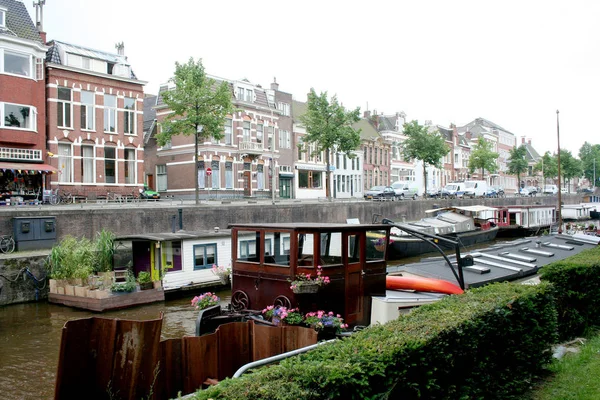 Hausboote im Kanal — Stockfoto