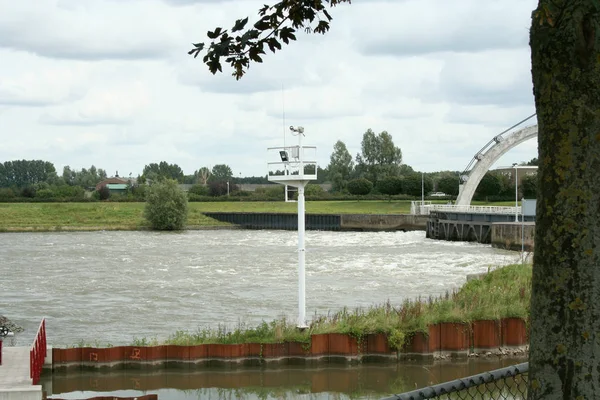 Complexo de Weir and Lock, Hagestein — Fotografia de Stock