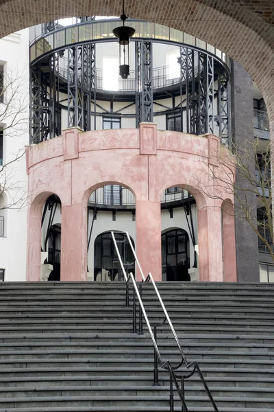 Yeni bir alışveriş merkezi anex tren istasyonu, inşaatı denilen Maankwartier