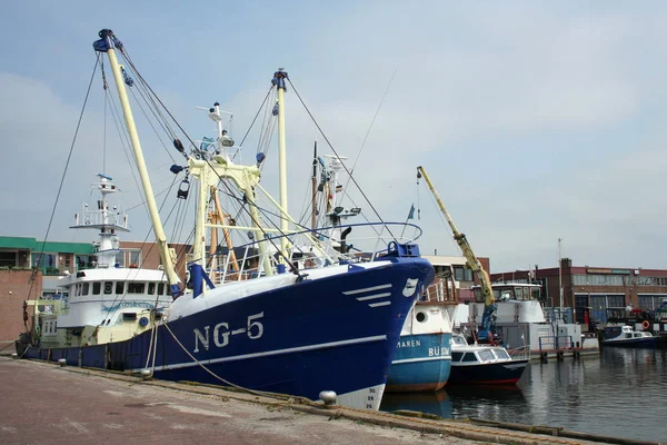 Fischerboot im Hafen von Urk — Stockfoto