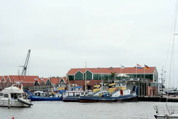 Hamnkontoret och fisk-auktion — Stockfoto