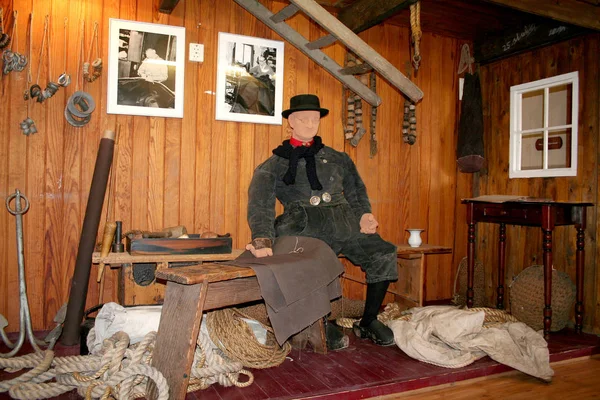 Interior de un antiguo barco pesquero del Museo de Urk en el antiguo ayuntamiento — Foto de Stock