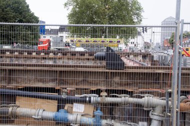  Bir iki katlı tüneldir Maastricht de Kral Willem-Alexandertunnel.