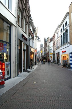 Korte Bisschopsstraat bir alışveriş caddesi olan