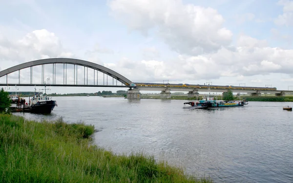 Bro över floden Lek — Stockfoto