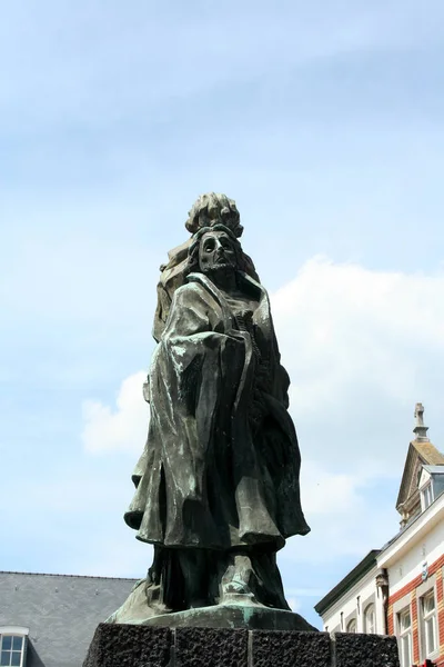 Bevrijding gedenkteken op de historische markt plaats — Stockfoto