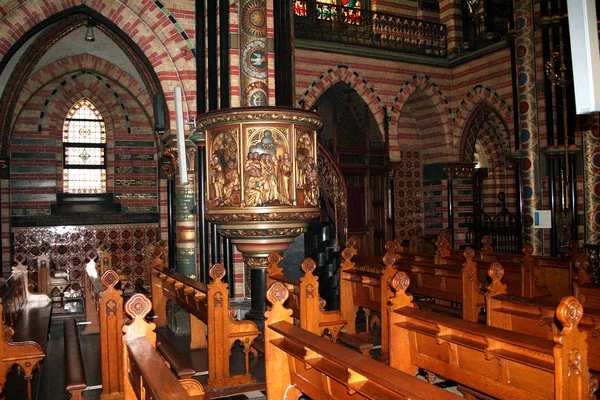 Intérieur de l'église Notre-Dame du Sacré-Cœur — Photo