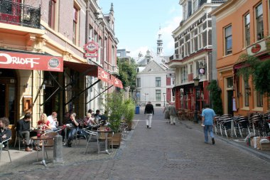 Merkezinde cadde görünümü 