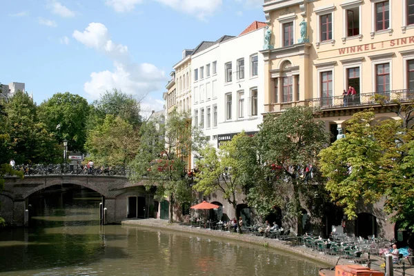 Oude Gracht Utrecht en önemli kanal olduğunu — Stok fotoğraf