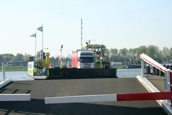 Ferry roll on roll off on the North Sea Canal — Stock Photo, Image