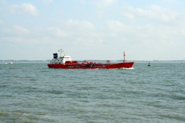 Gemi Westerscheldt ufukta yelken