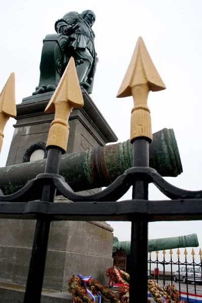 Άγαλμα του Adriaenszoon Michiel de Ruyter σχετικά με το Boulevard de Ruiter — Φωτογραφία Αρχείου