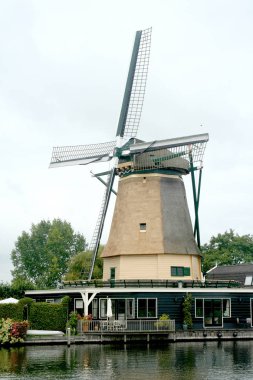 Tarihi yel değirmeni De Ruiter