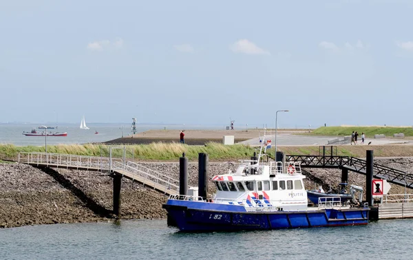 Amarrage de bateau de police dans le port — Photo
