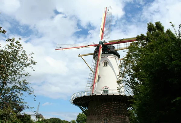 歴史的な風車、アイオロスと呼ばれる — ストック写真