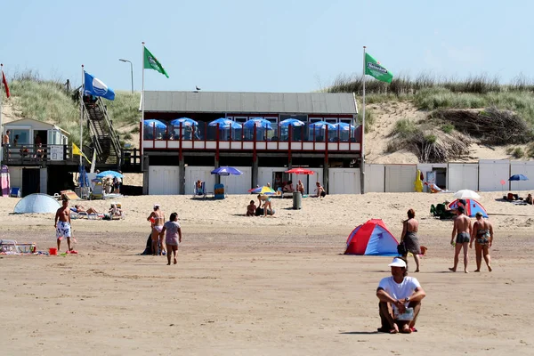 Spiaggia del Mare del Nord e vita da spiaggia di Westkapelle — Foto Stock