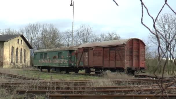 Denní Pohled Opuštěný Vlak Nádraží — Stock video