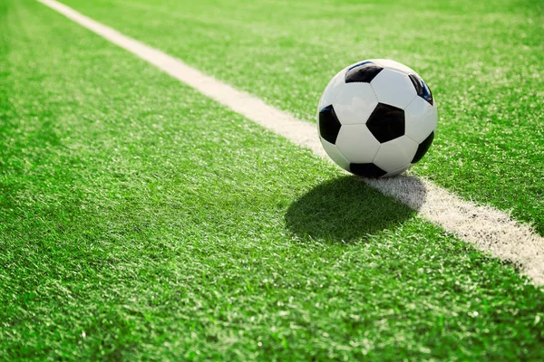 Geleneksel futbol topu — Stok fotoğraf