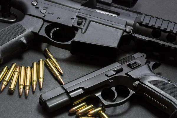 Pistole s puškou — Stock fotografie