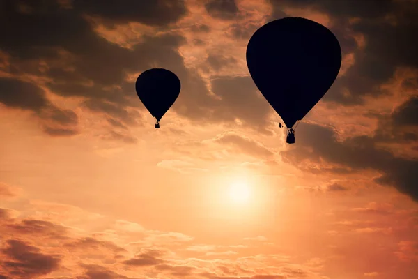 Varm luft ballonger siluett — Stockfoto