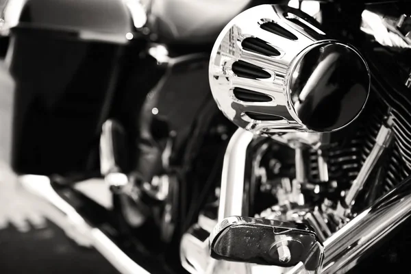 Motorcykel Med Chrome Portar Närbild — Stockfoto