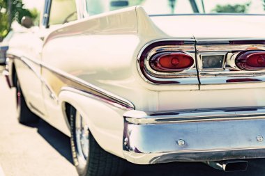 Klasik Otomobil sokak görüntülemek