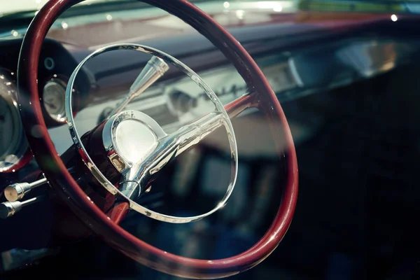 Intérieur Voiture Classique Gros Plan Sur Volant — Photo