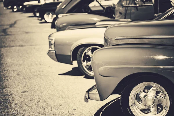 Klassiska Bilar Parkerade Jag Rad Vintage Färg — Stockfoto