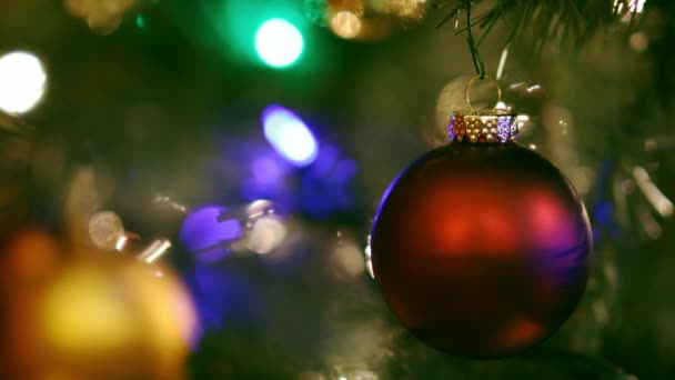 Ornamenti Dell Albero Natale Con Luci Colorate — Video Stock