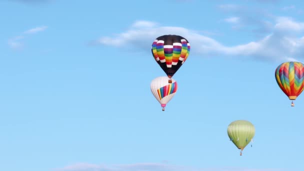 Kolorowe Balony Gorące Powietrze Niebie — Wideo stockowe