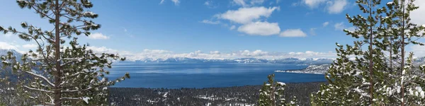 Panorama Lago Tahoe Com Neve Chão Vista Sobre Picos Das — Fotografia de Stock